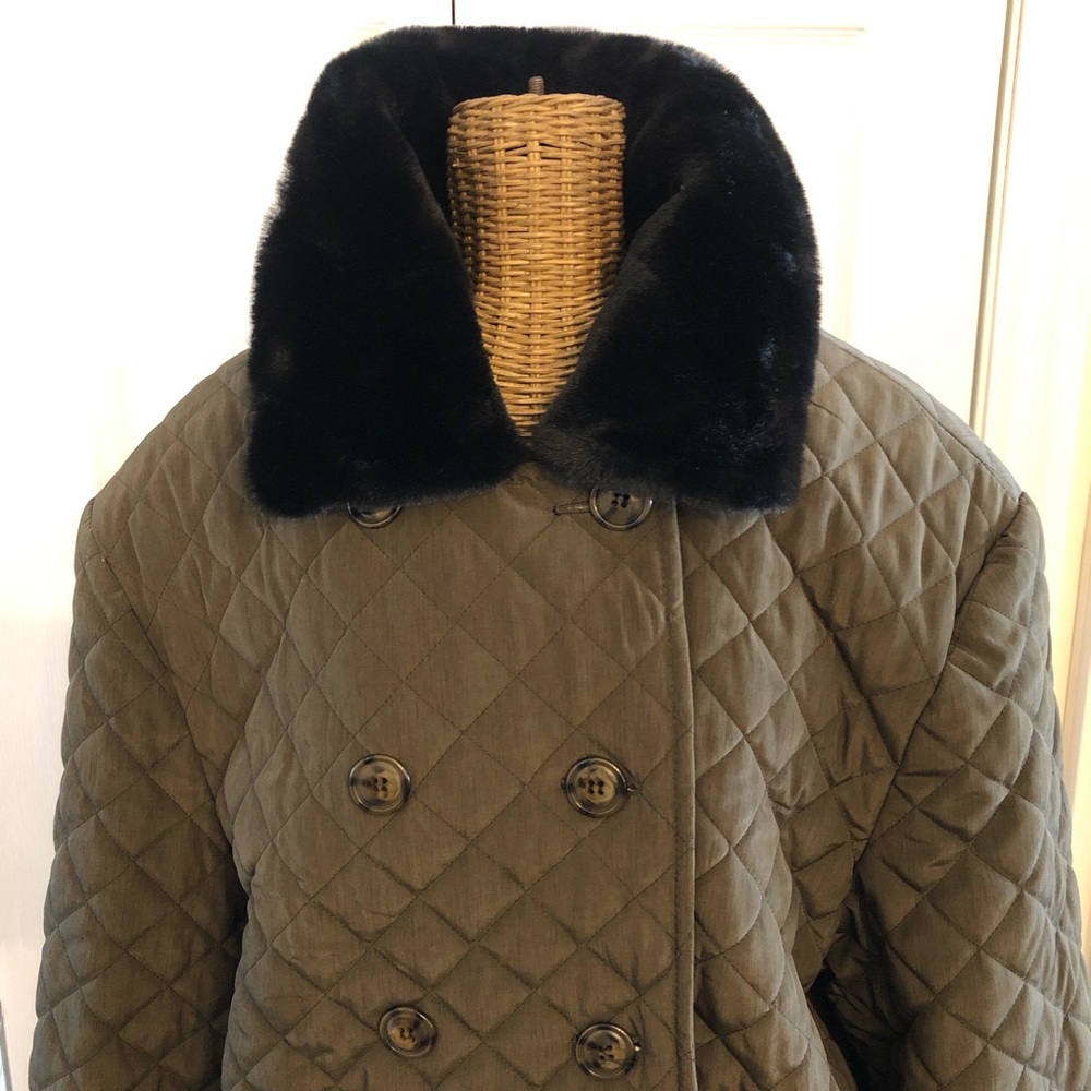 Vintage Lisa Fashion  Doable breasted quilted Coat made in Canada Toronto 🇨🇦